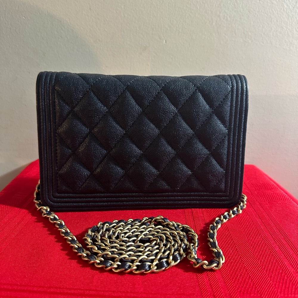 CHANEL Blue and Gold Quilted Crossbody Bag - Picture 3 of 9